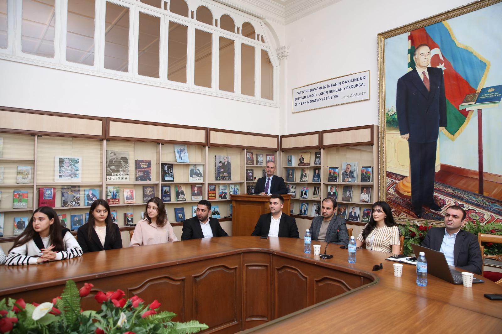 ADPU-da müasir müəllim bacarıqları mövzusunda görüş keçirilib