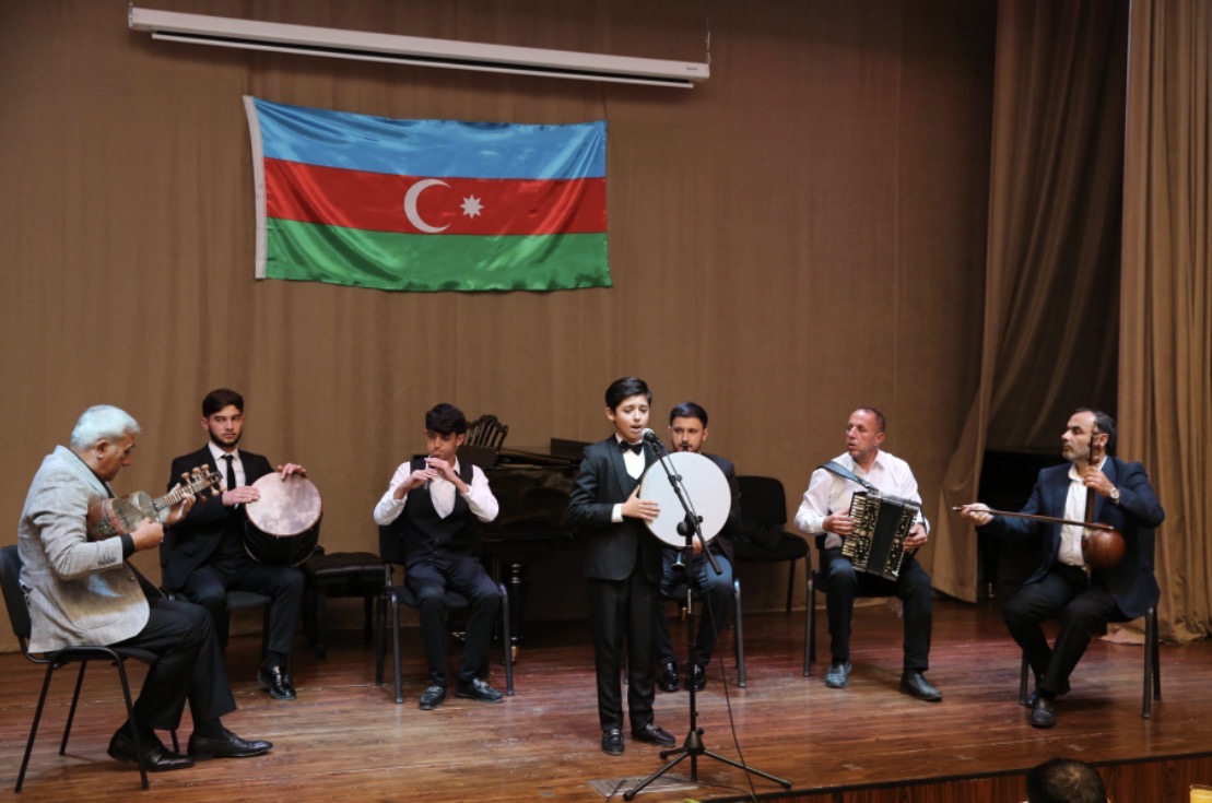 Bədii özfəaliyyət kollektivlərinin müsabiqəsi keçirilib
