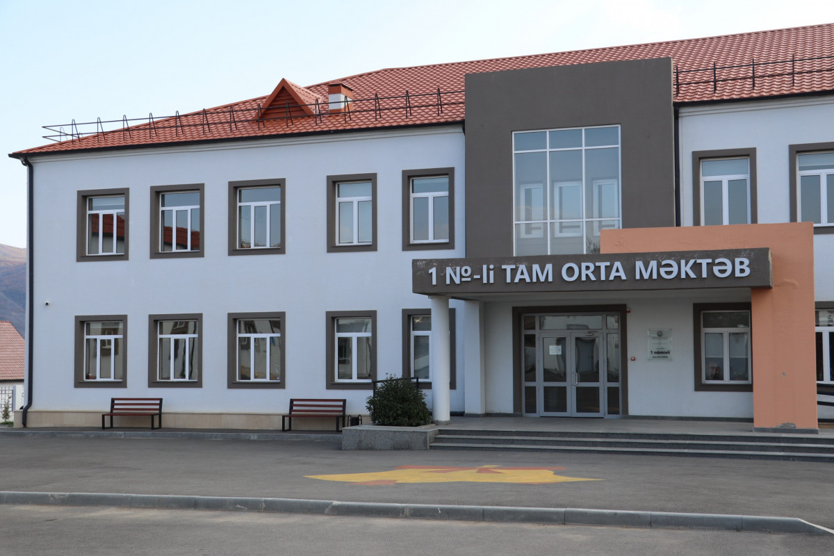 Xocalı məktəbinin məzunlarının ilk görüşü keçirilib