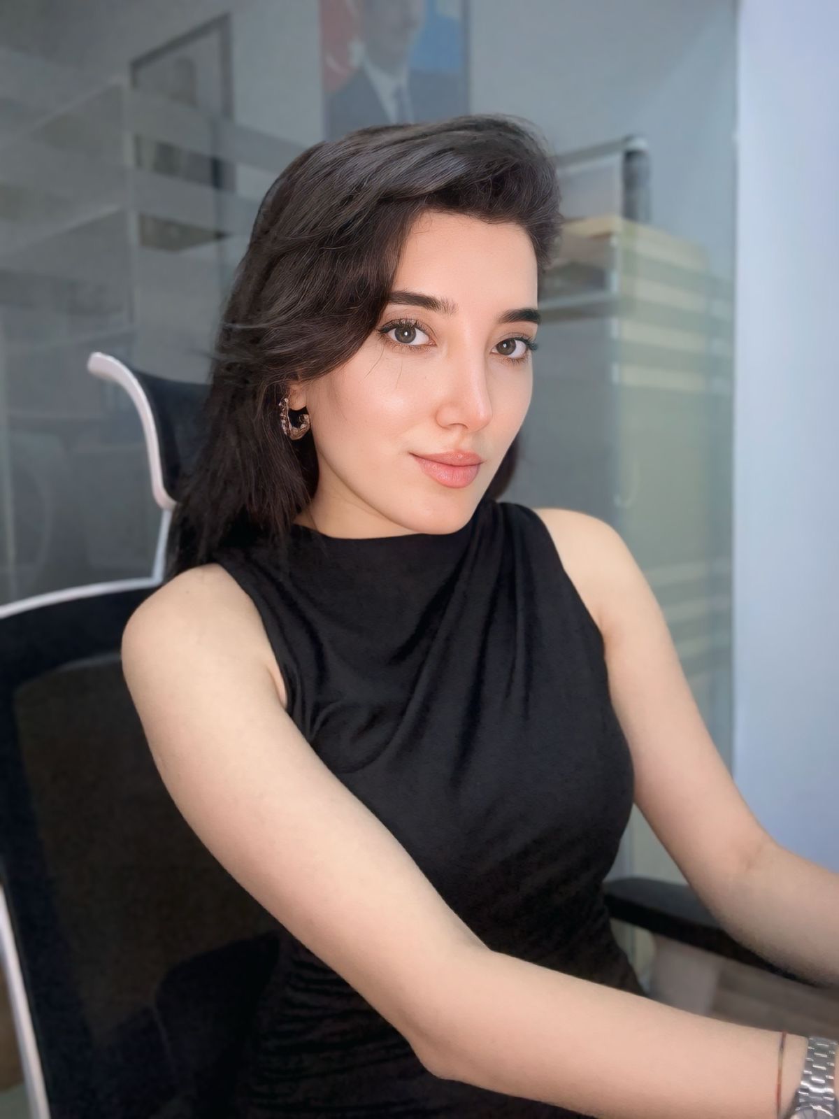 “Uşağın maddi təminatı tam olsa da, emosional boşluq qalır” — psixoloq Günel Əkbərova