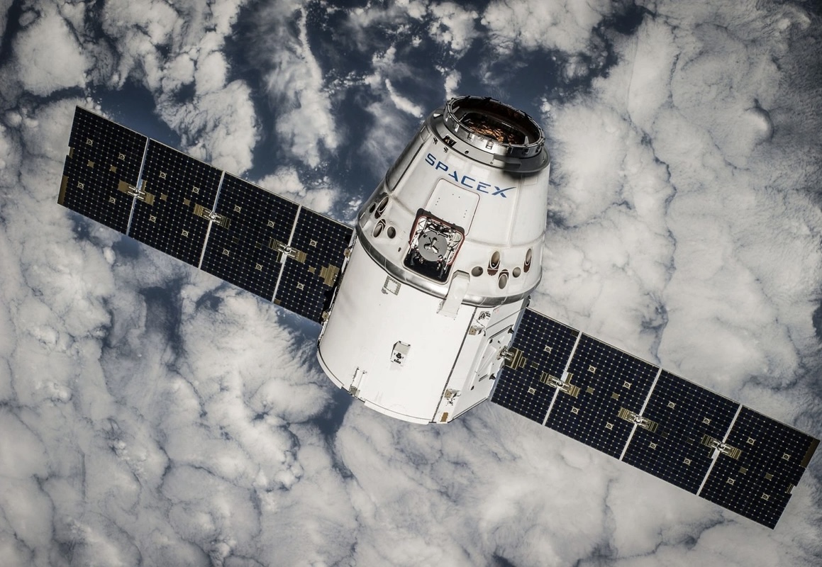 Kosmosa buraxılan "Starlink" peyklərinin sayı 2500-ü keçib: Şirkət üçün YENİ REKORD