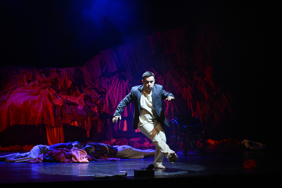 “Nə qədər kifayətdir?” adlı inklüziv rəqs tamaşası təqdim edilib