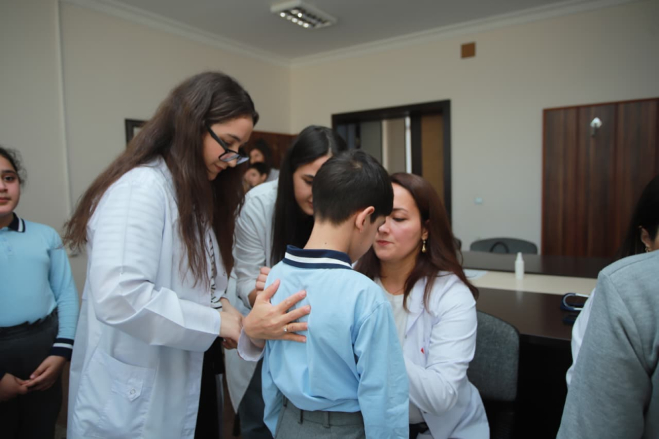 Naxçıvan şəhəri üzrə 13 mindən çox şagird tibbi müayinəyə cəlb olunub