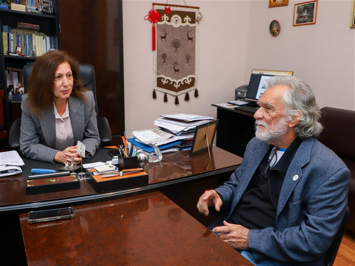 ADU-da Braziliya professoru ilə görüş keçirilib