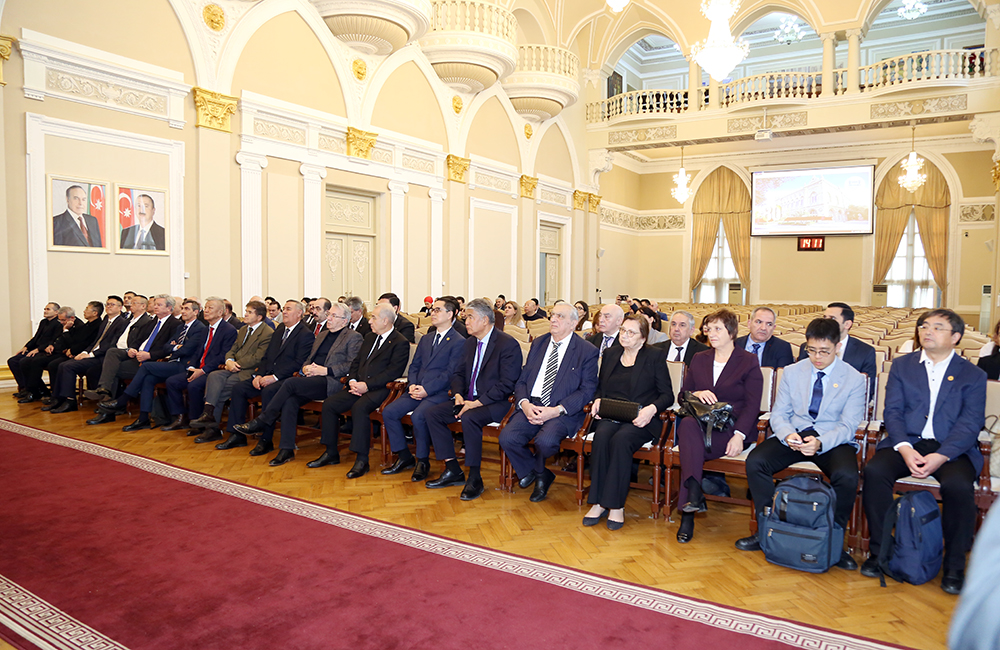 AMEA ilə bir sıra xarici elmi qurumlar arasında əməkdaşlıq memorandumları imzalanıb