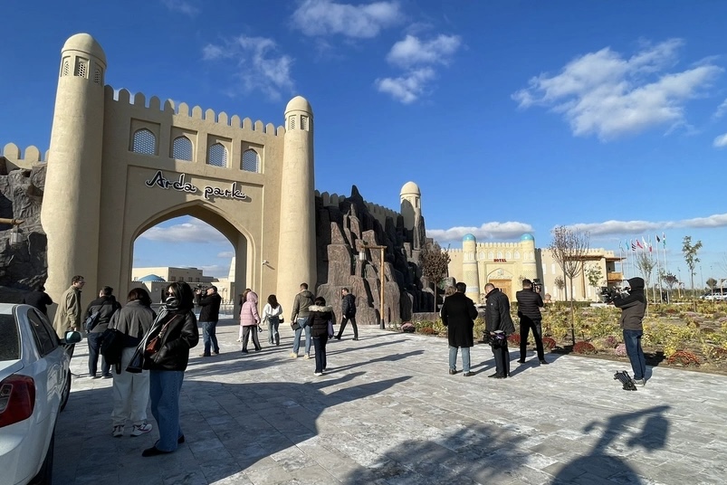 Özbəkistanda səfərdə olan Azərbaycan jurnalistləri Xarəzm vilayətinə gediblər