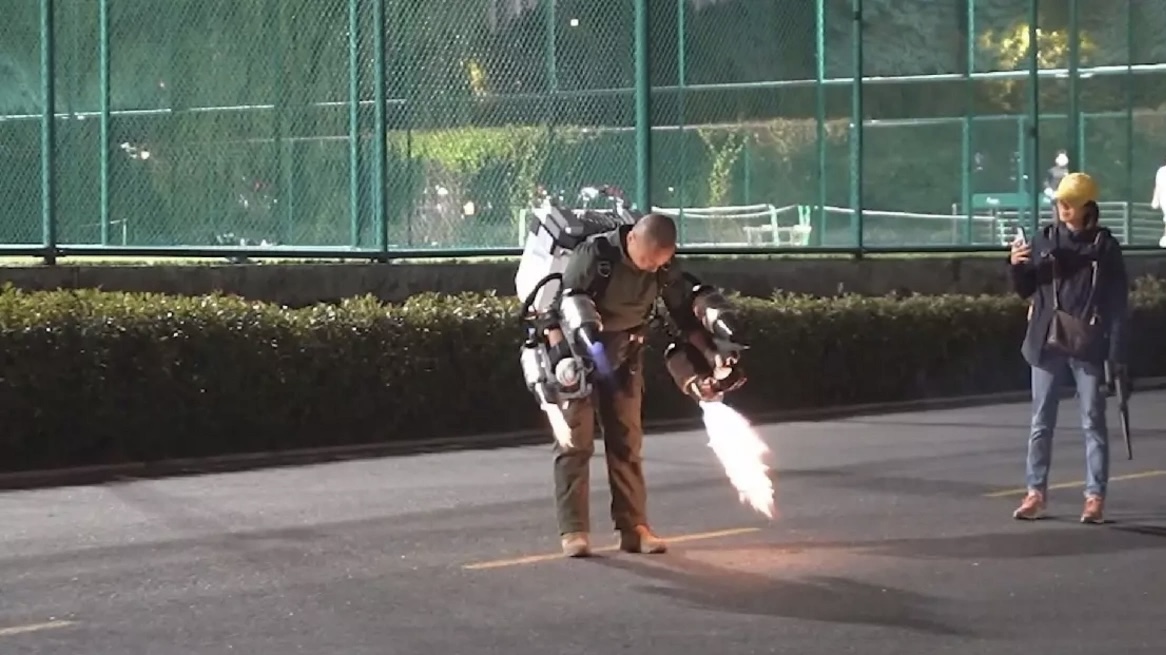 Çində reaktiv bel çantası uğurla sınaqdan keçirilib