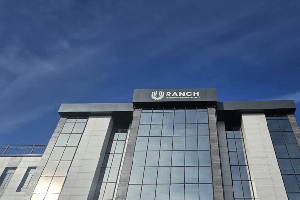 Azərbaycanlı jurnalistlər Ürgəncdə 10 milyon dollarlıq kampusu ziyarət ediblər