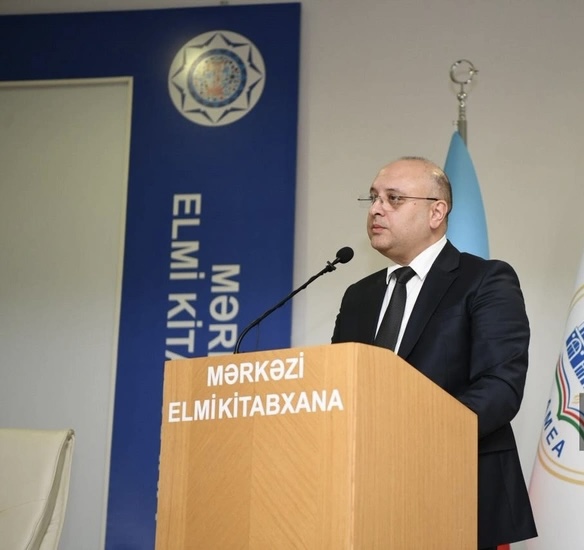 PA-nın sektor müdiri: Mediada xarici sözlərin yersiz işlədilməsi ədəbi dilin normalarını zəiflədir