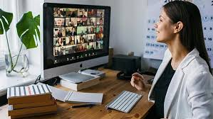 Onlayn və Ənənəvi Təhsilin Müqayisəsi: Hansı Daha Səmərəlidir?