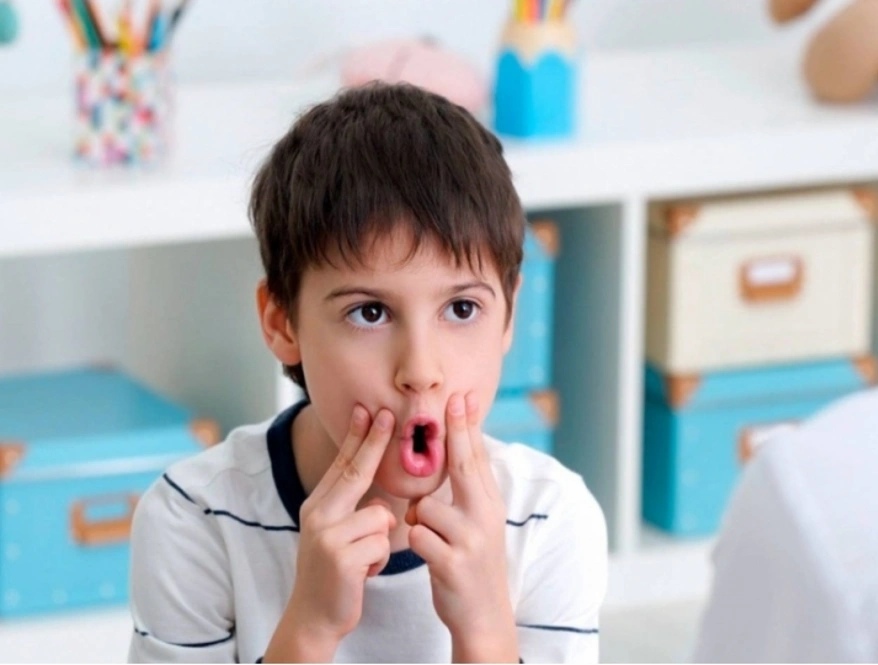 "Uşaqda nitq qüsurluğu varsa, valideyn nə etməlidir?"