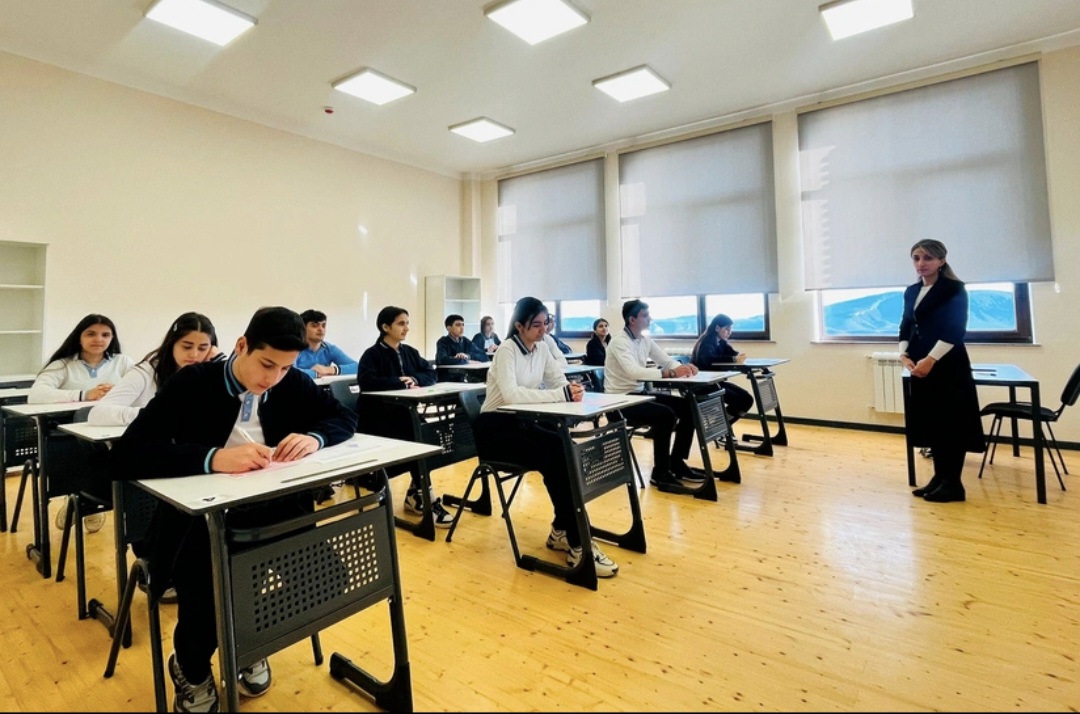 Emin Əmrullayev: Şagirdlərin təxminən 50 %-i yuxarı sinifdə təhsildə davamlılıq baxımından çətinliklərlə üzləşir