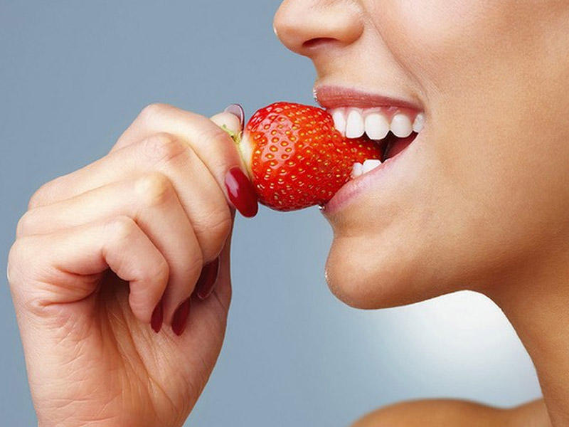 Çiyələyi çox yemək allergiya riskini artırır‐ həkimlər xəbərdarlıq edir