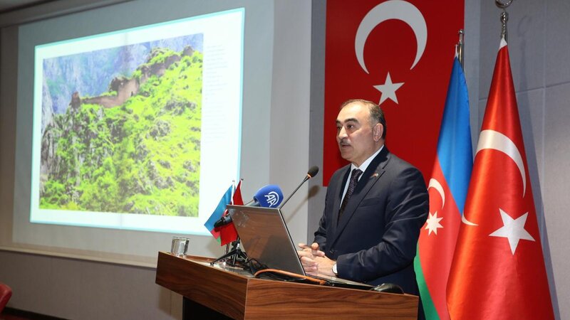 Türkiyədə “Daşları toplama zamanı” adlı kitabın təqdimatı keçirildi