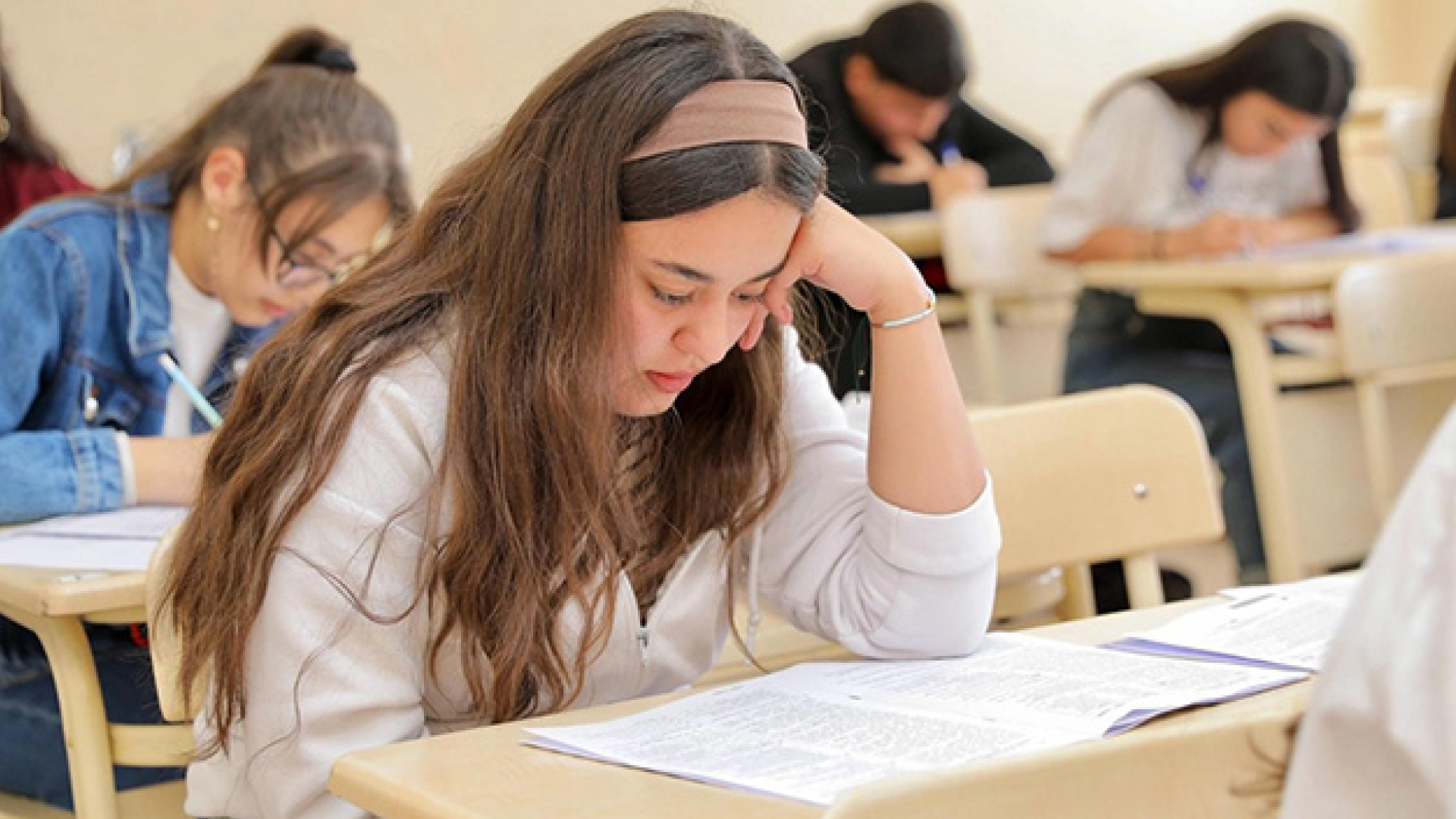 Macarıstanda tələbə olmaq istəyənlər üçün qəbul başladı