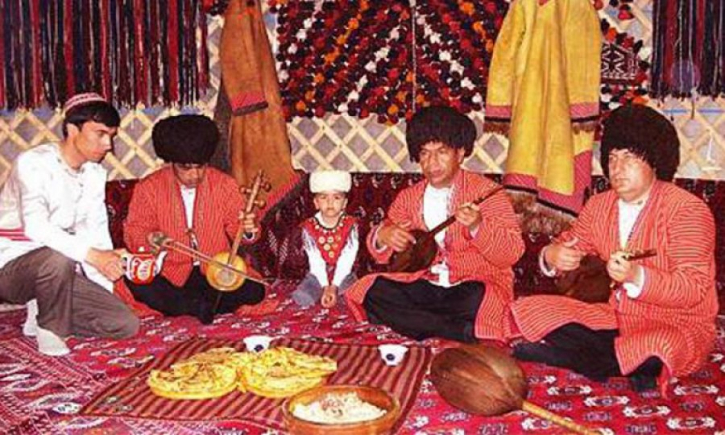 Türkmən ədəbiyyatının tarixi inkişaf yolu: Folklordan müasir poeziyaya