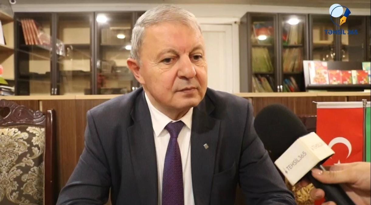 Elxan Elatlı bu əsərlərinin dərsliklərdə verilməsini təklif etdi