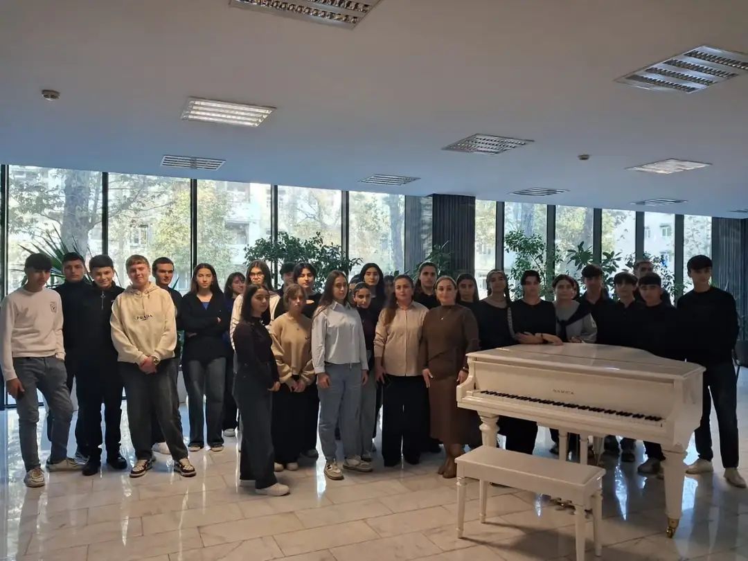 Mingəçevir Turizm Kolleci tələbələri Heydər Əliyev Mərkəzini ziyarət edib