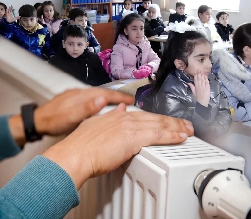 450-yə yaxın məktəbdə istilik təmin olunub