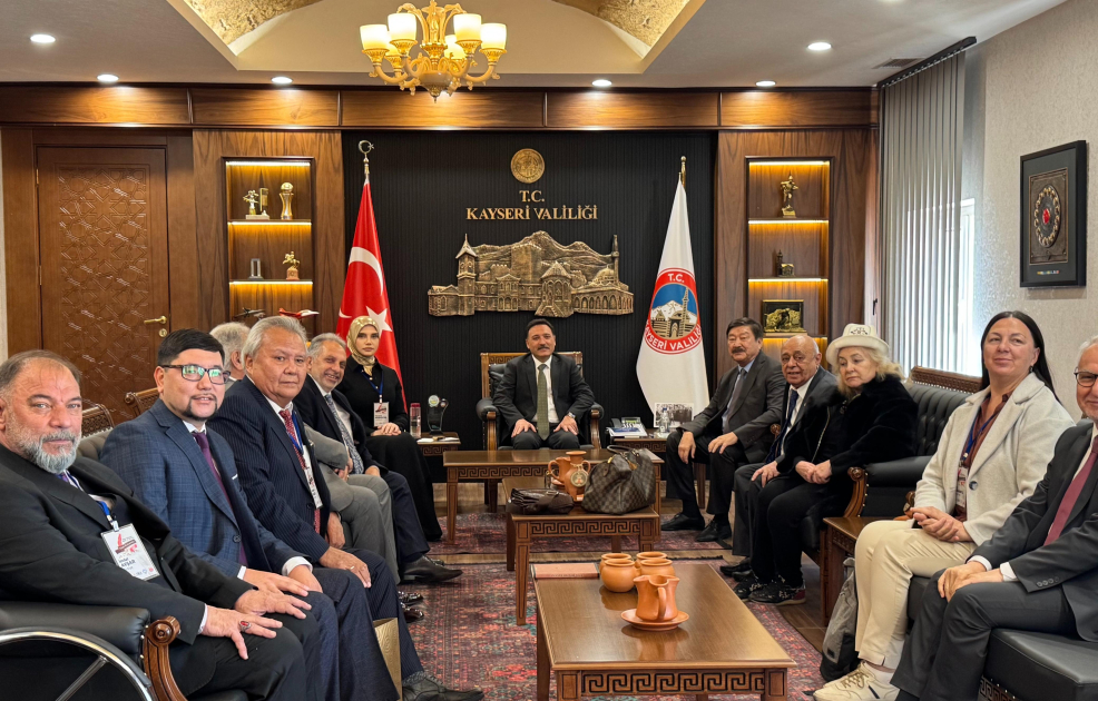 Kayseridə Türk dünyası şairlərinin iştiraki ilə Beynəlxalq ədəbi toplantı keçirilib