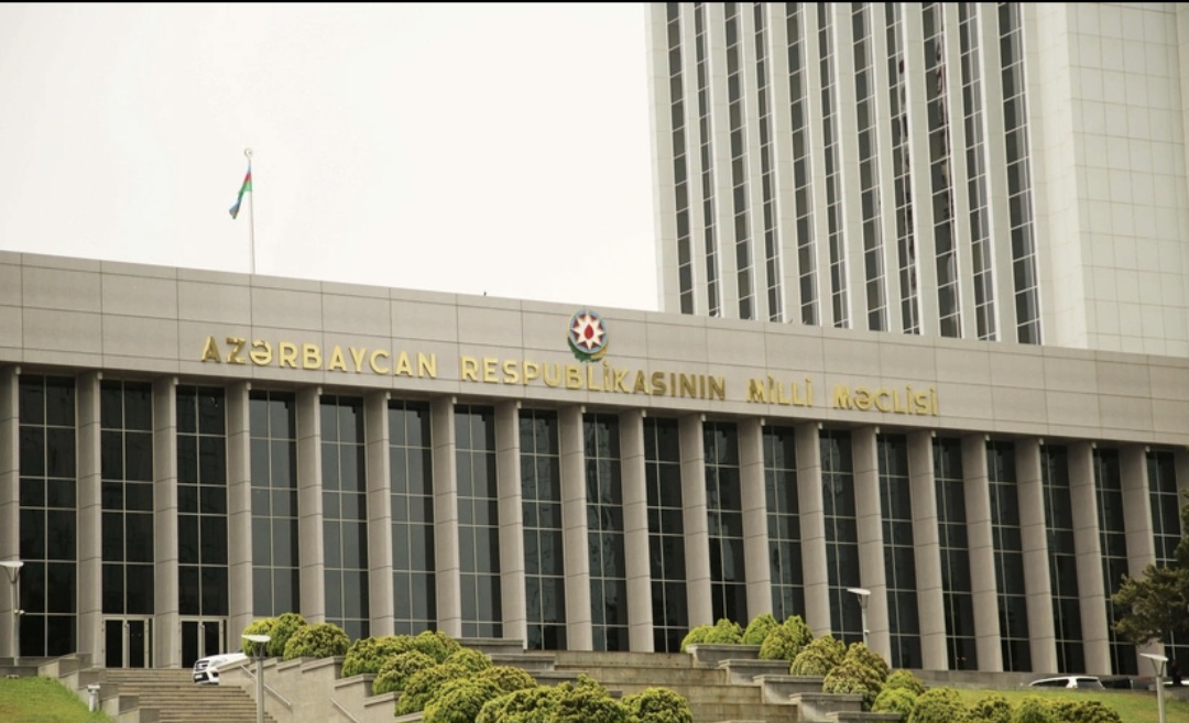 Prezidentin Azərbaycan dili ilə bağlı irəli sürdüyü tələblər Milli Məclisin komissiyasında müzakirə olunacaq