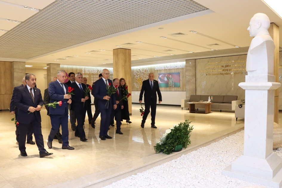 “Xarüqələr yaradan qətiyyətli Lider” kitabının təqdimatı olub