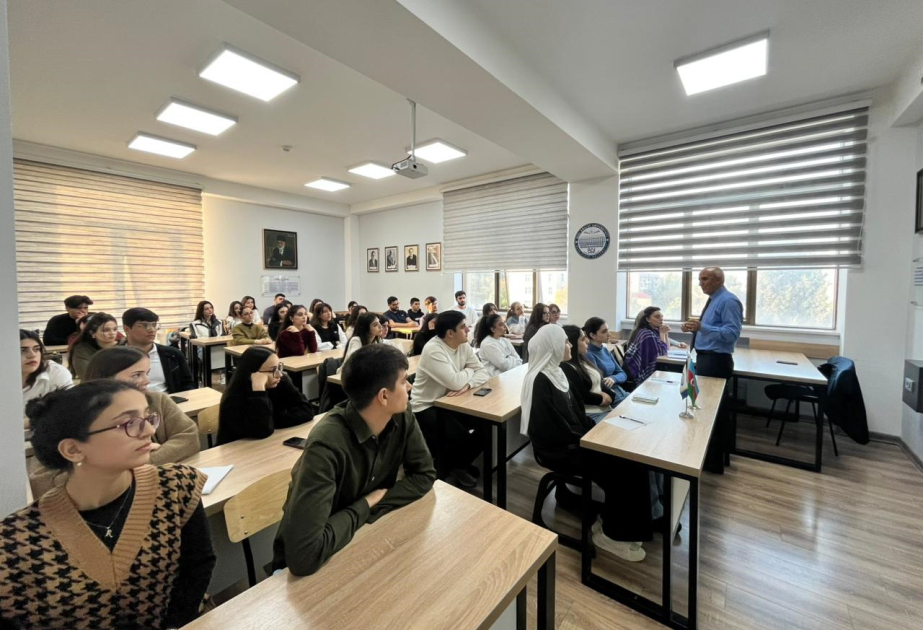 Türkiyənin Ərciyəz Universitetinin professoru BDU-nun SABAH qruplarının tələbələrinə ustad dərsi keçib