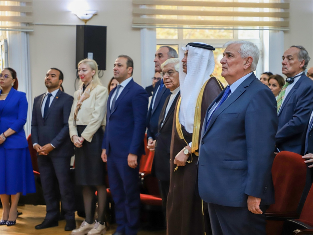 ADU-da “Süni intellekt və humanitar elmlər: Müasir vəziyyət və perspektivlər” adlı beynəlxalq elmi konfransın açılış mərasimi olub  