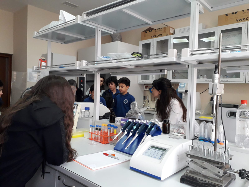 Avropa Türk Liseyinin şagirdləri Biofizika İnstitutunda olublar