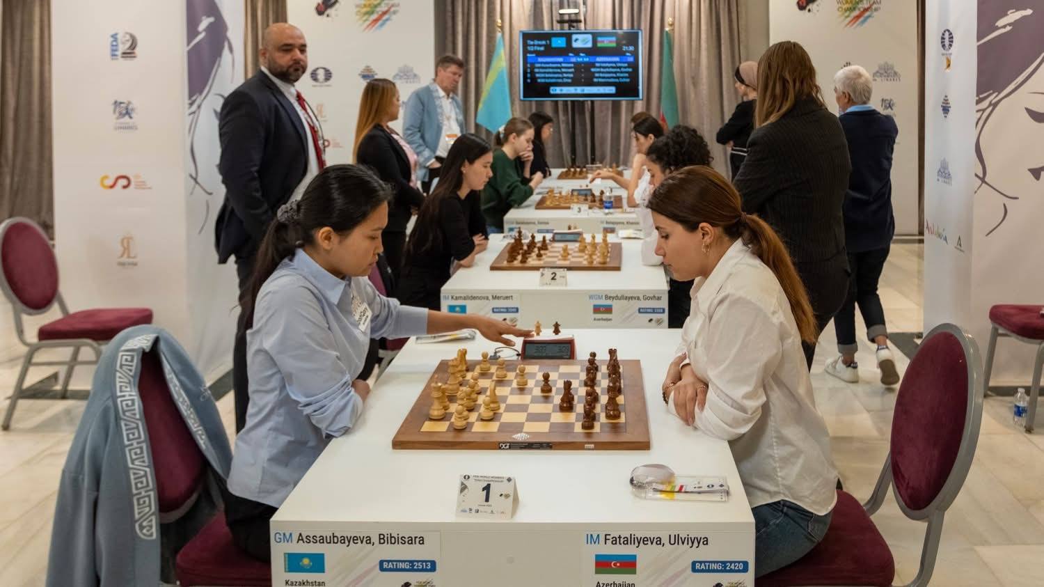 Qadın şahmatçılarımız dünya çempionatında ikinci olub