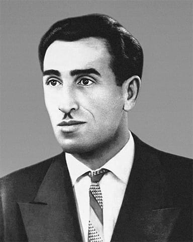 Bu gün tanınmış Azərbaycan aktyoru Dadaş Kazımovun doğum günüdür