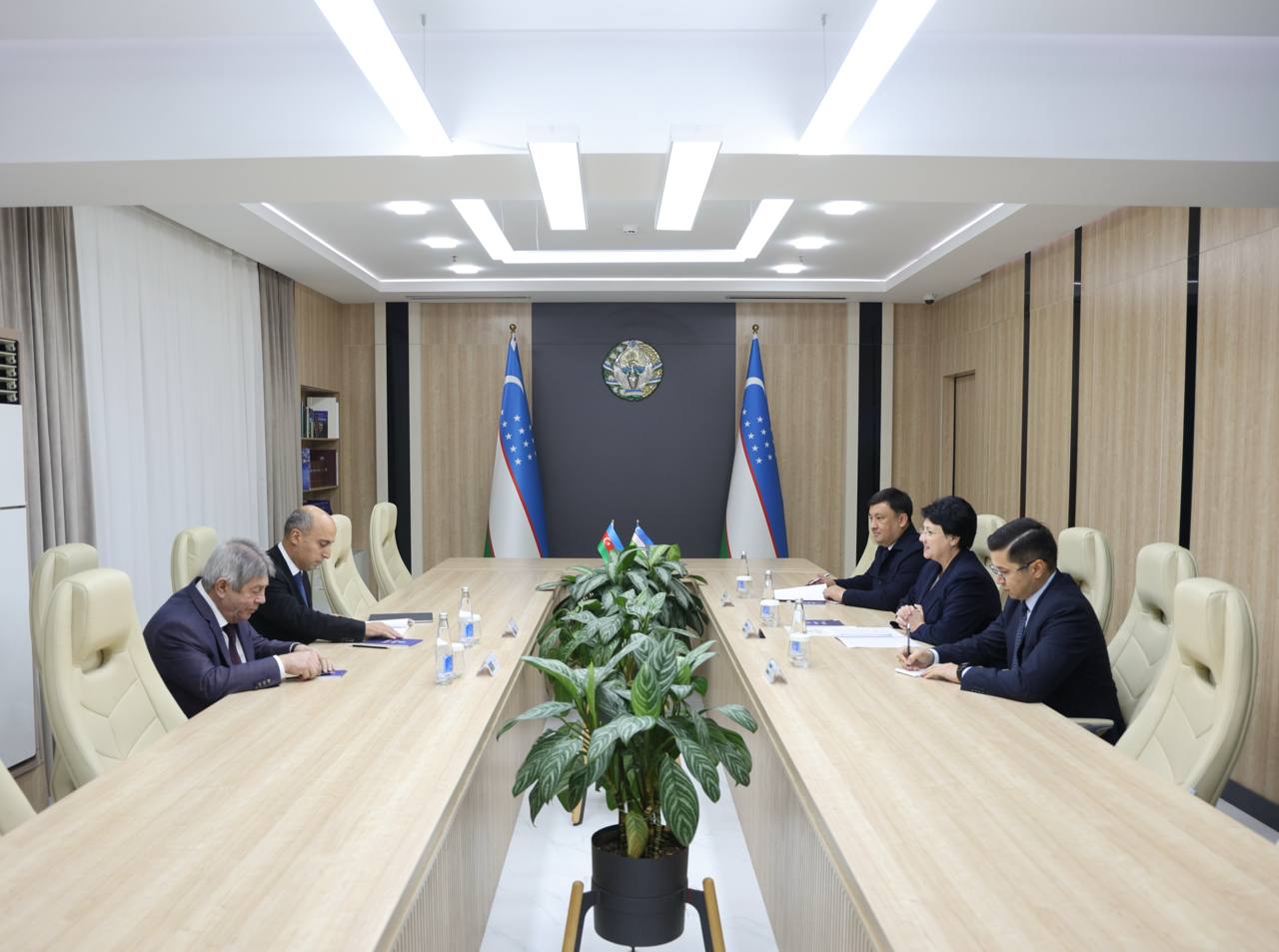 Nazir Özbəkistanın məktəbəqədər və ümumi təhsil naziri ilə görüşüb