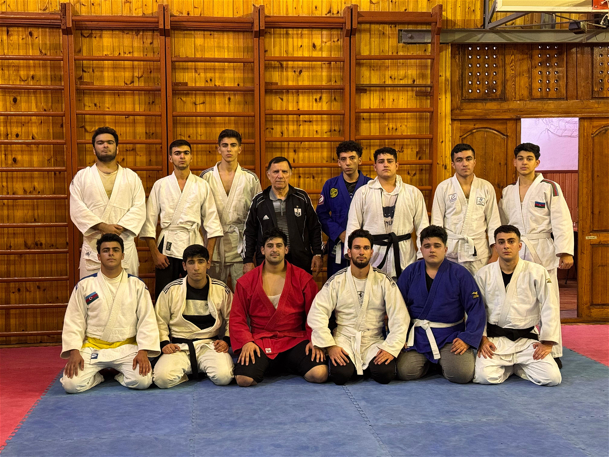 ADU tələbələri müxtəlif idman növləri üzrə keçirilən yarışlarda fərqləniblər