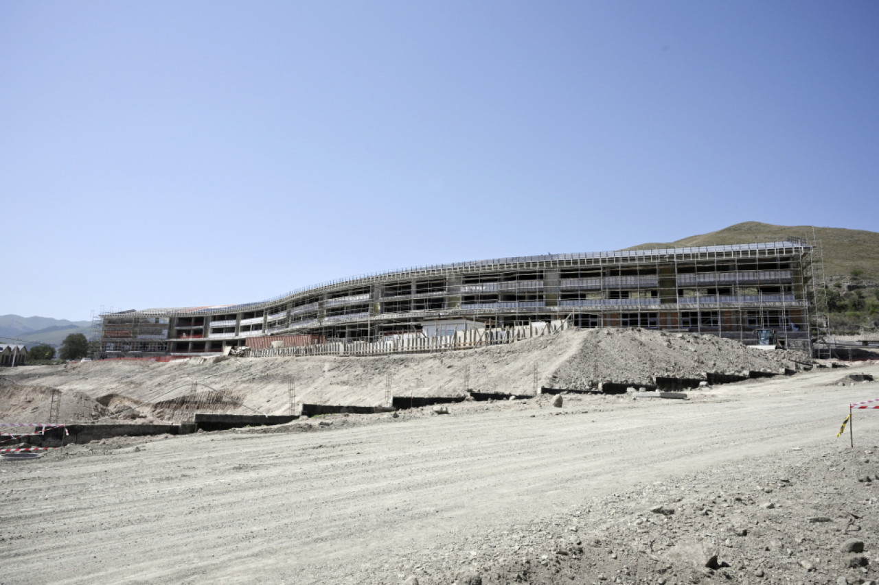 Kəlbəcərdə tikintisi davam edən təhsil kompleksinin gələn il təhvil veriləcəyi gözlənilir