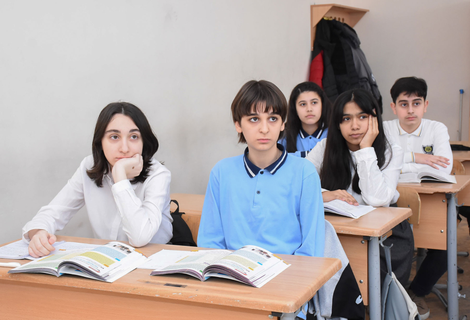 Azərbaycan məktəblərində tədris dili üzrə statistika açıqlanıb