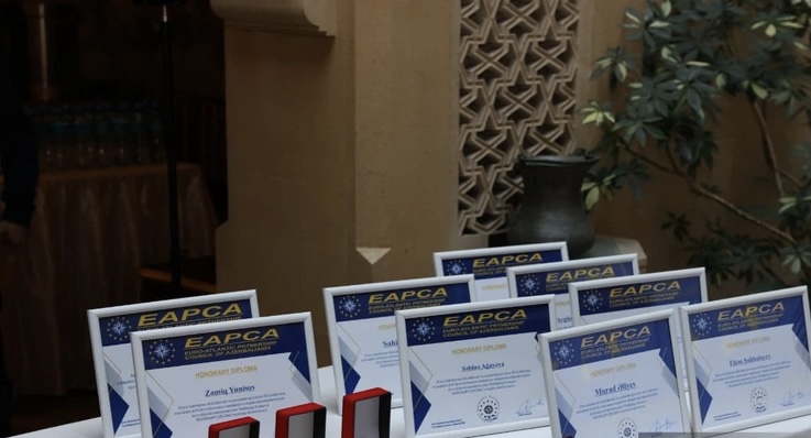 EAPCA-nın təltif etdiyi Azərbaycan jurnalistlərinə mükafatlar təqdim olunub