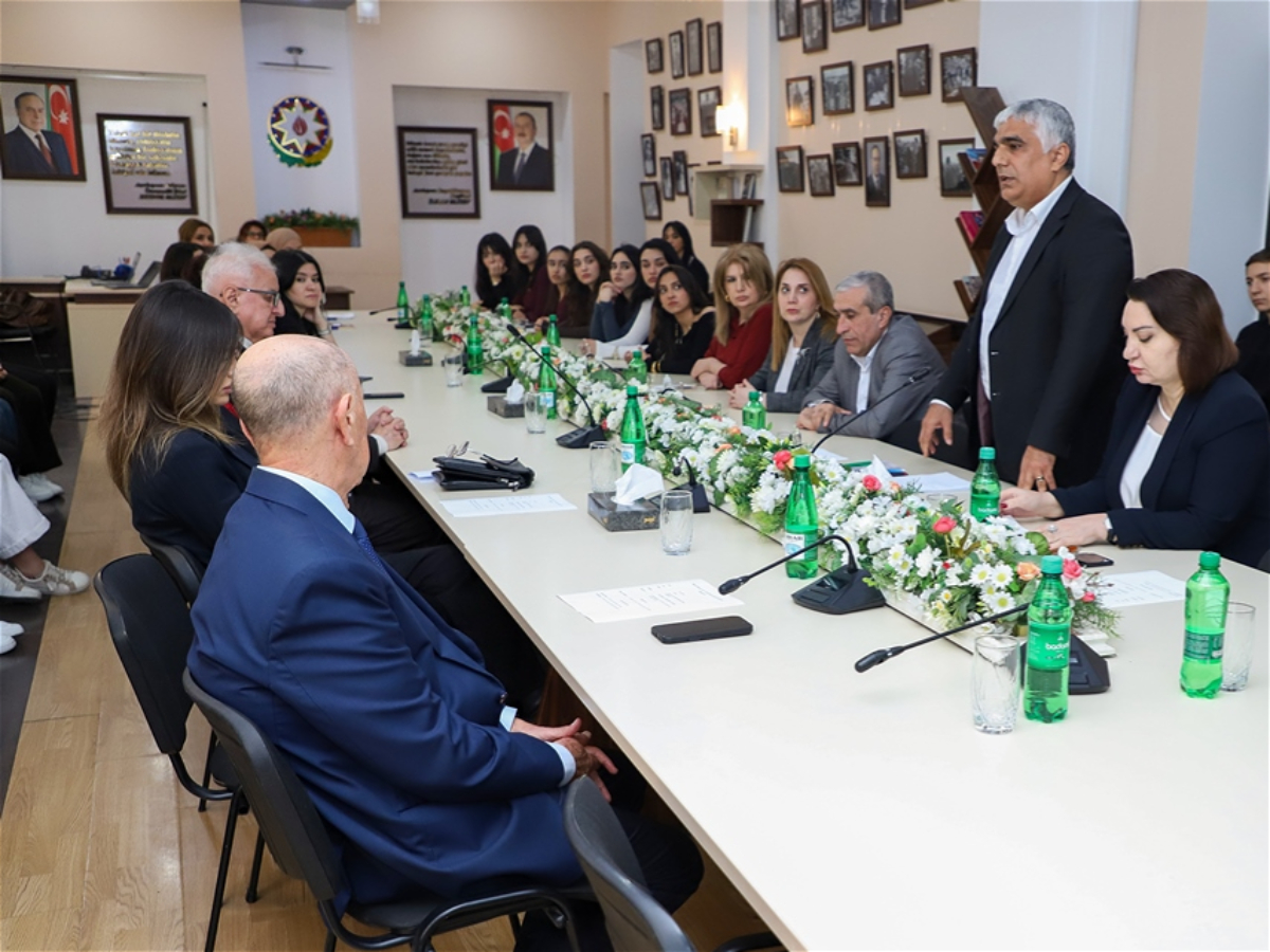 ADU-da “Kaşğarlı Mahmud Yolu və Türk Dünyası” adlı dəyirmi masa keçirilib