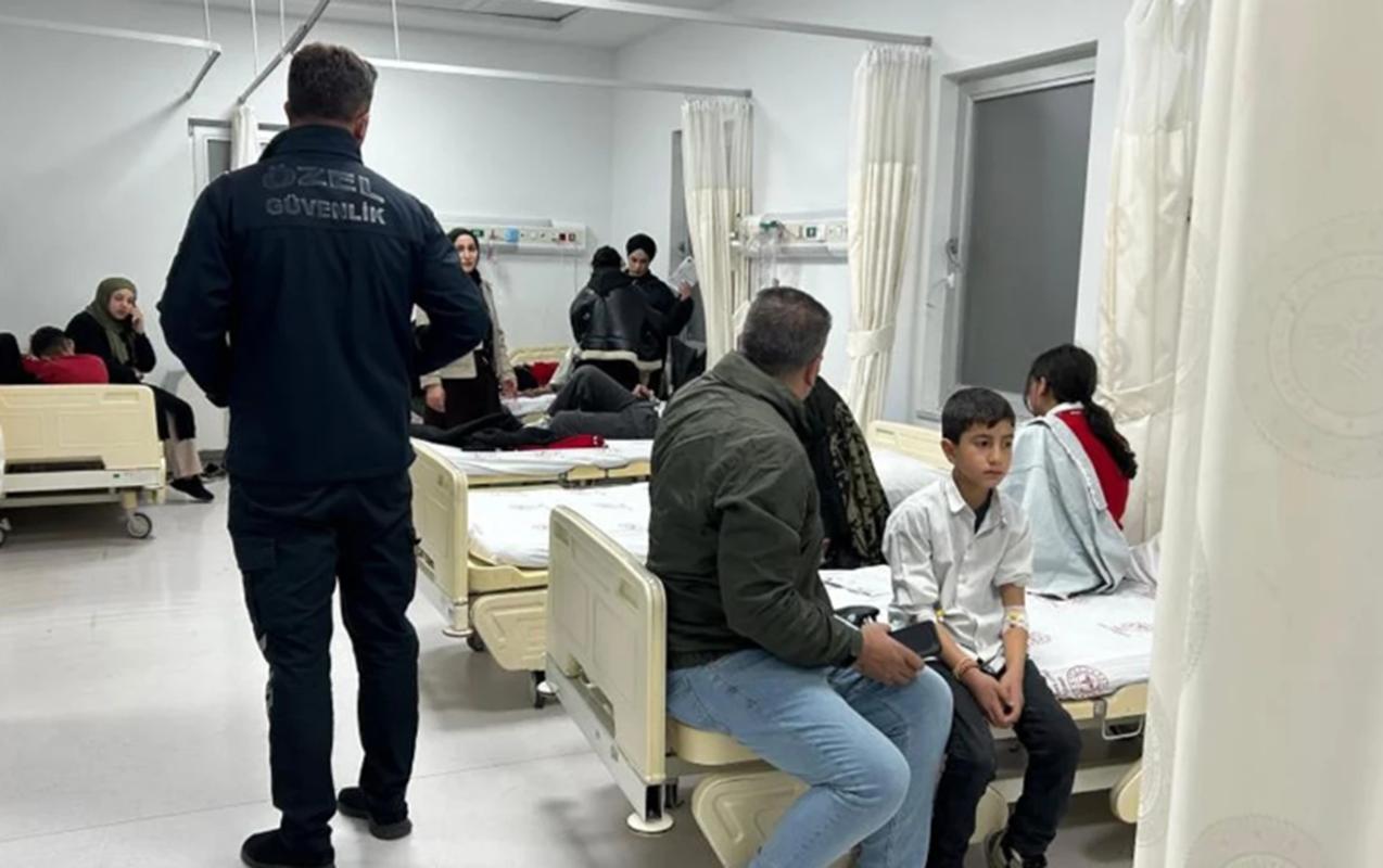 120 şagird qidadan zəhərləndi