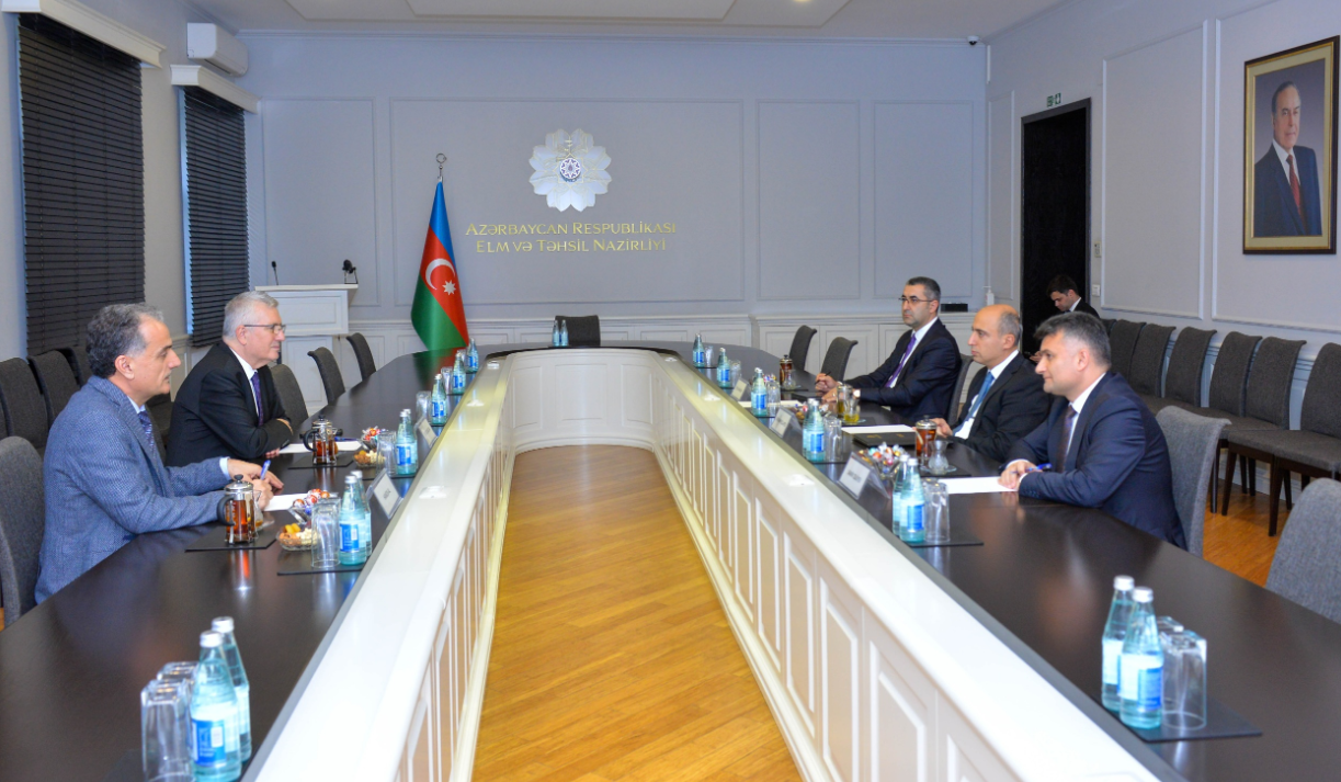Nazir Türkiyənin Ali Təhsildə Keyfiyyət Təminatı Şurasının sədri ilə görüşüb