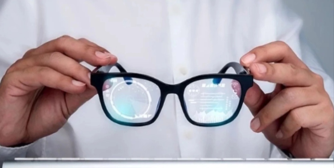 Çin şirkəti süni intellektli eynəklər təqdim edib