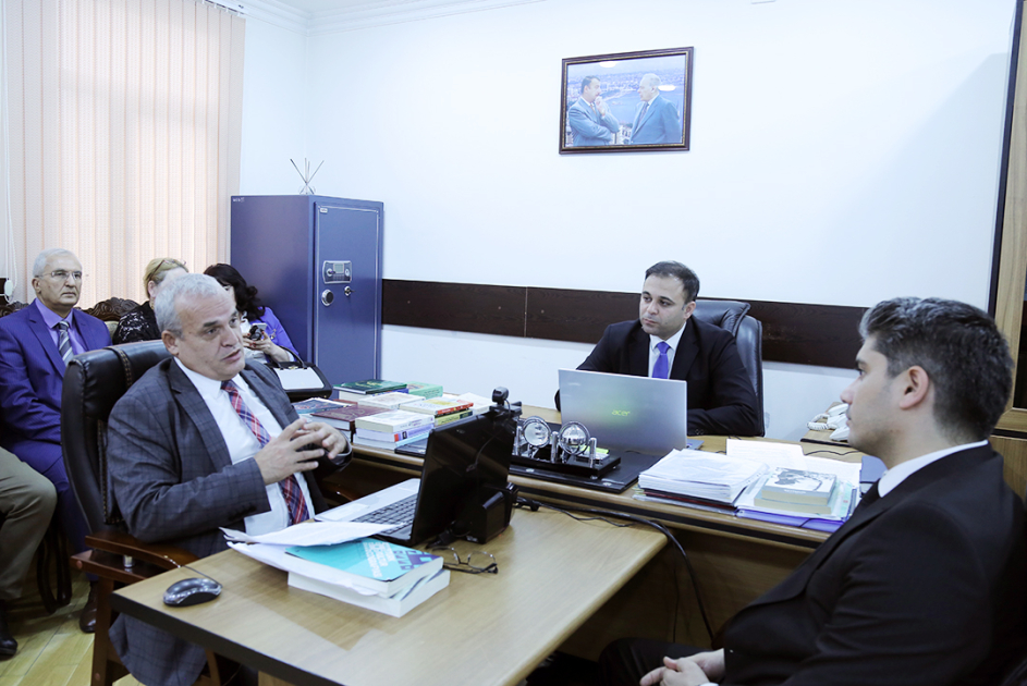 Folklor İnstitutunda türkoloji folklorşünaslığın elmi-nəzəri və praktiki aspektləri müzakirə edilib - FOTO