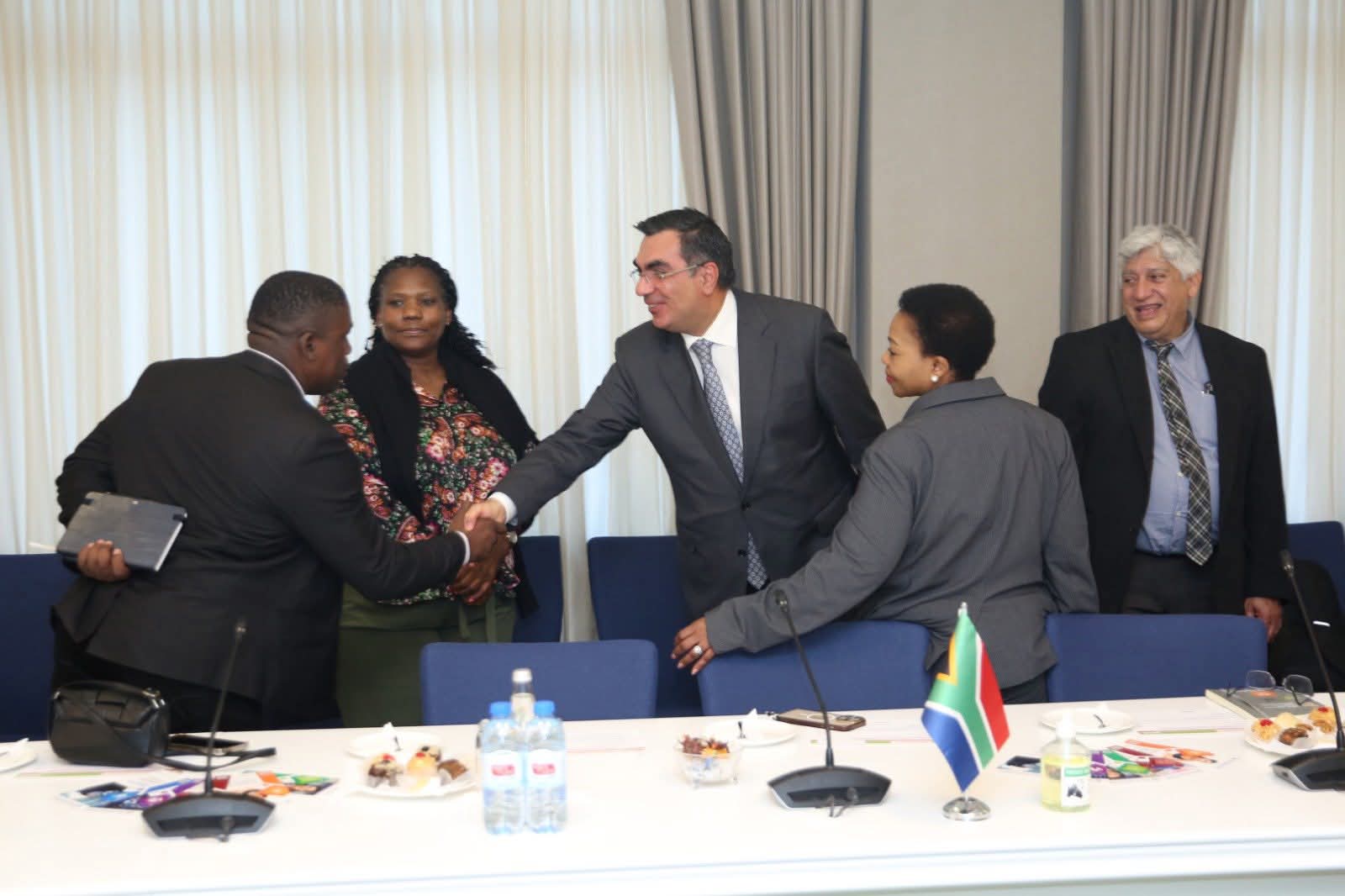 Cənubi Afrikanın ali təhsil nazirinin müavini BANM-da oldu