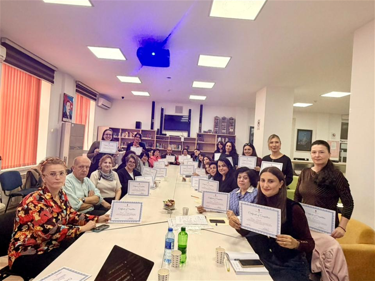 ADU-da macarıstanlı professorun iştirakı ilə beynəlxalq təlim keçirilib