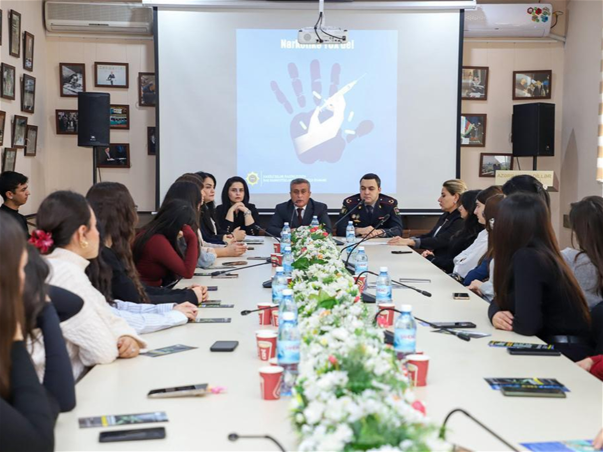 “Narkotiklər və QİÇS: Gənclər və Sağlam Cəmiyyət” mövzusunda maarifləndirici dəyirmi masa keçirilib