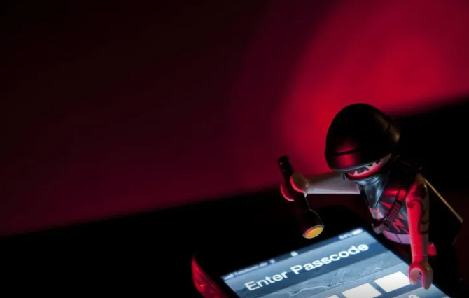 Telefonunuza gizli nəzarətlə bağlı 5 açıq əlamət