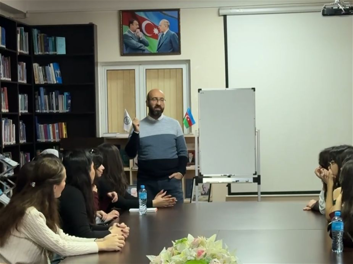 ADU-da “Şiddətsiz ünsiyyət” mövzusunda təlim keçirilib