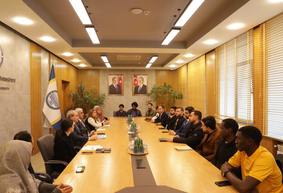 BDU-da təhsil alan xarici tələbələrin bir qrupu ilə görüş keçirilib