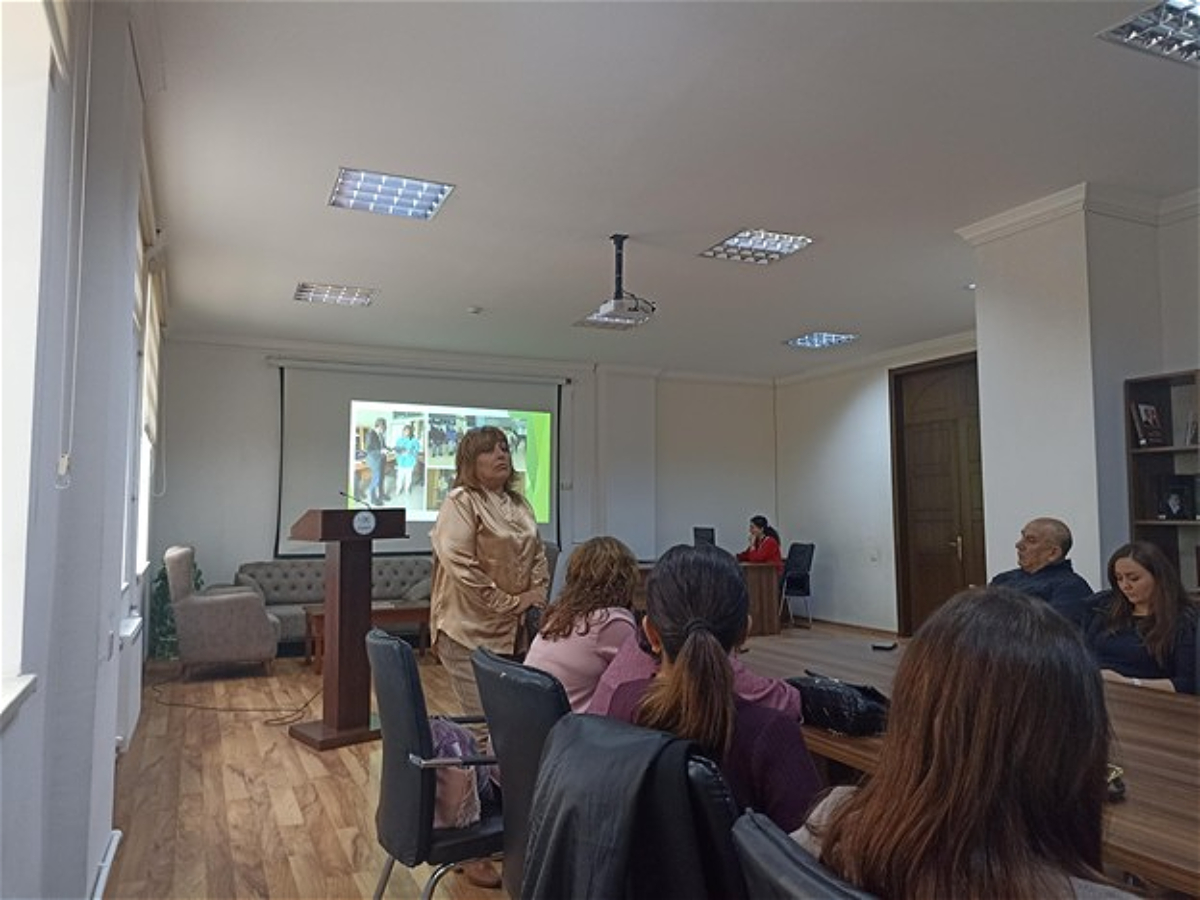 ADU-da “Müəllimlərin ixtisasartırma təlimlərinə təşviq edilməsi” adlı dəyirmi masa keçirilib
