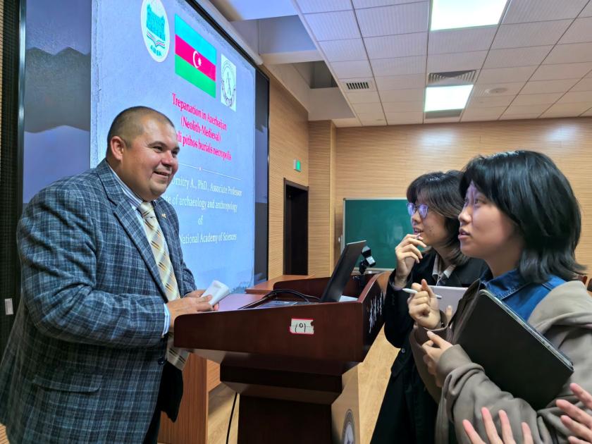 Azərbaycanlı alim Çində antropoloji materialları araşdırıb