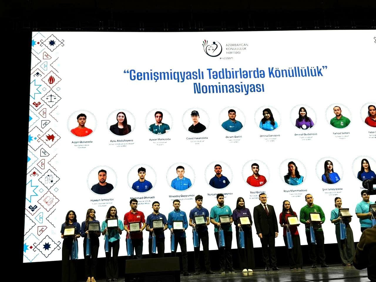 Könüllülər “İlin Könüllüsü” mükafatı ilə təltif ediliblər